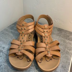 BareTrap sandals